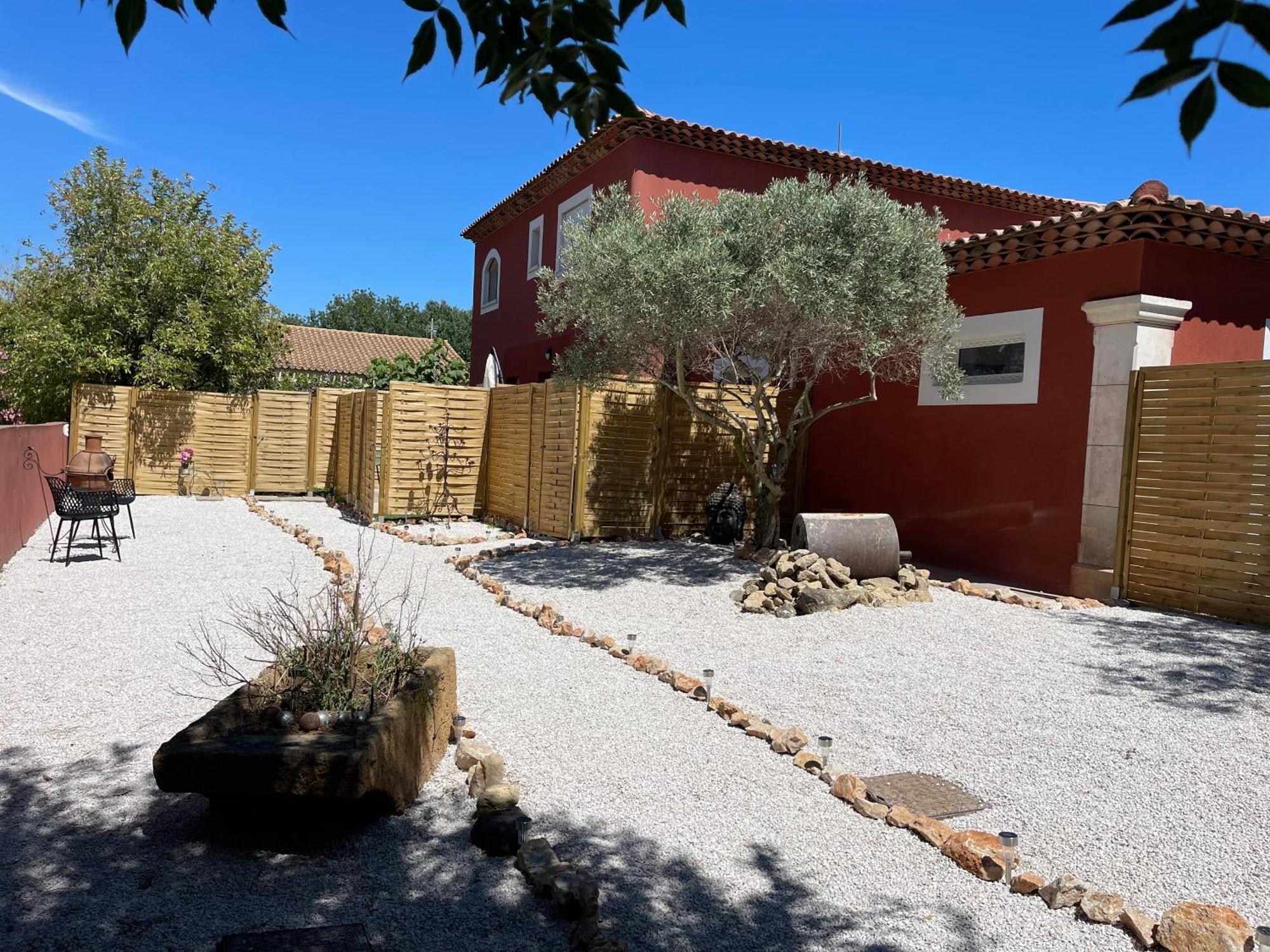 Aparthotel La Casa Bella à Gignac-la-Nerthe Extérieur photo
