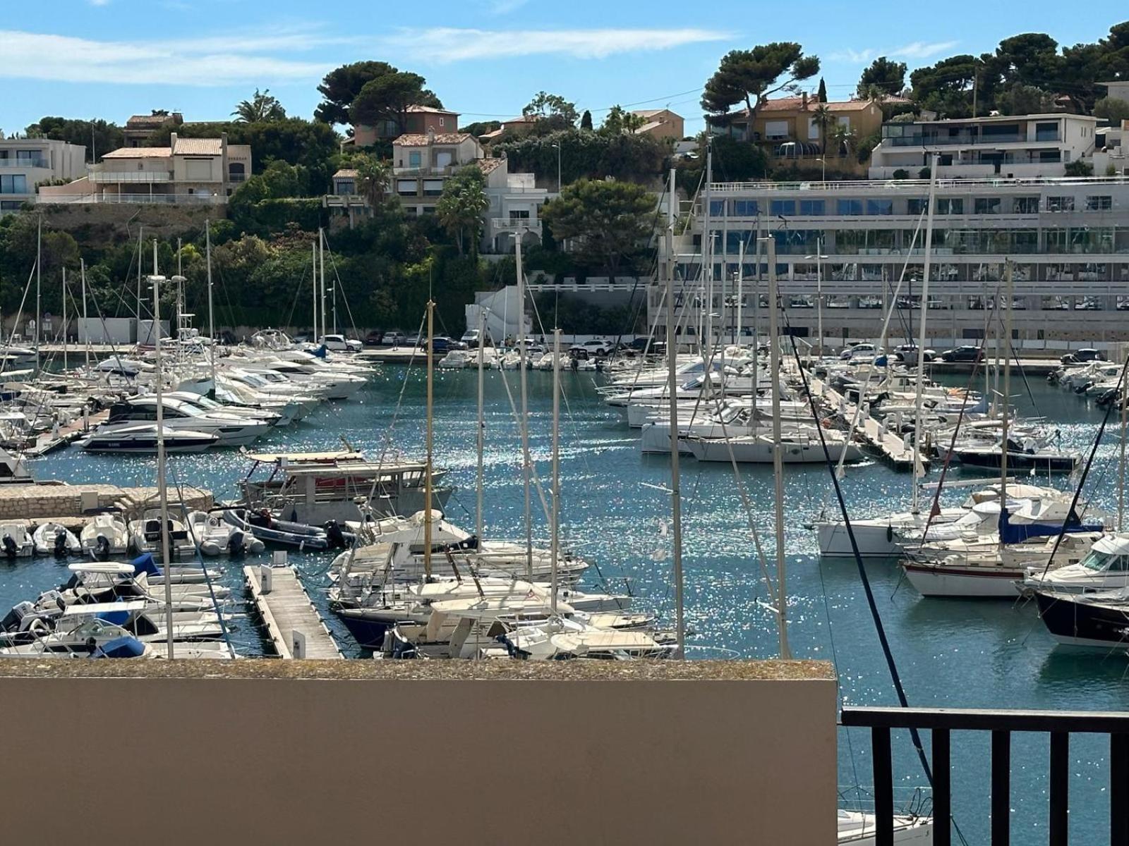 Aparthotel La Casa Bella à Gignac-la-Nerthe Extérieur photo