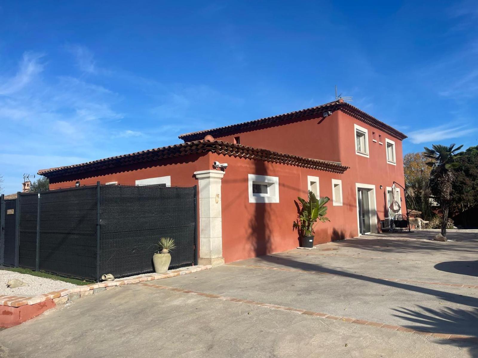 Aparthotel La Casa Bella à Gignac-la-Nerthe Extérieur photo