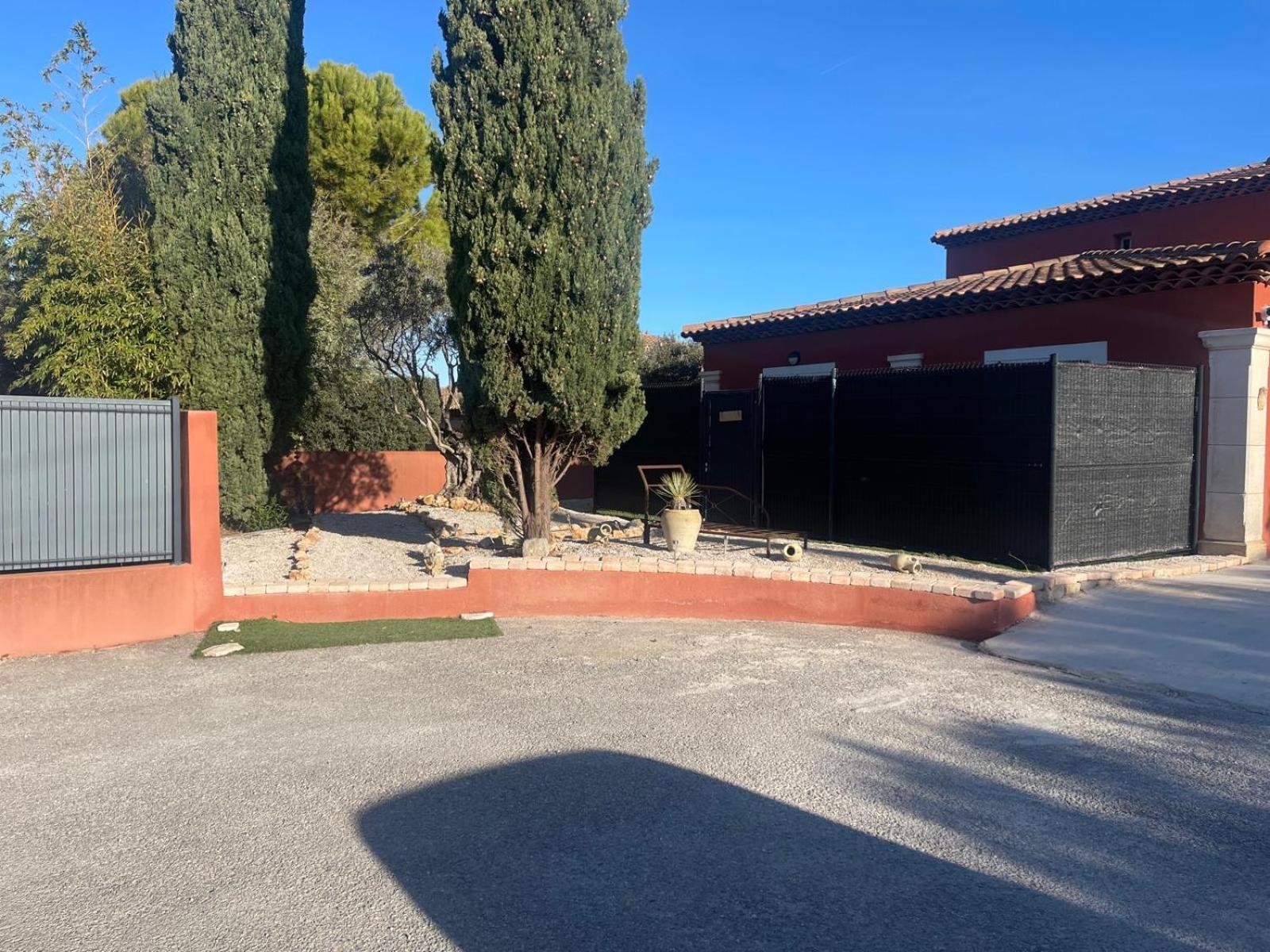 Aparthotel La Casa Bella à Gignac-la-Nerthe Extérieur photo